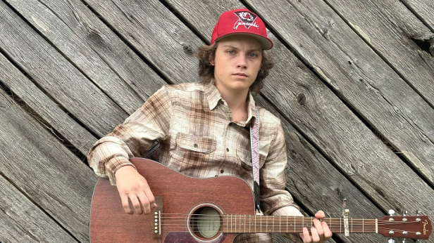 Blake Whiten (18+)
