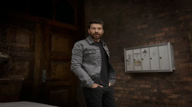 Brett Eldredge: Glow 10 Year Anniversary Tour