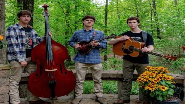 Dogs Out the Cage Tour // Mountain Grass Unit