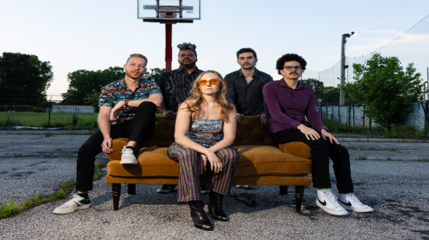 Emily Syring and The Saviors w/ Kinfolk at Woodlands Tavern