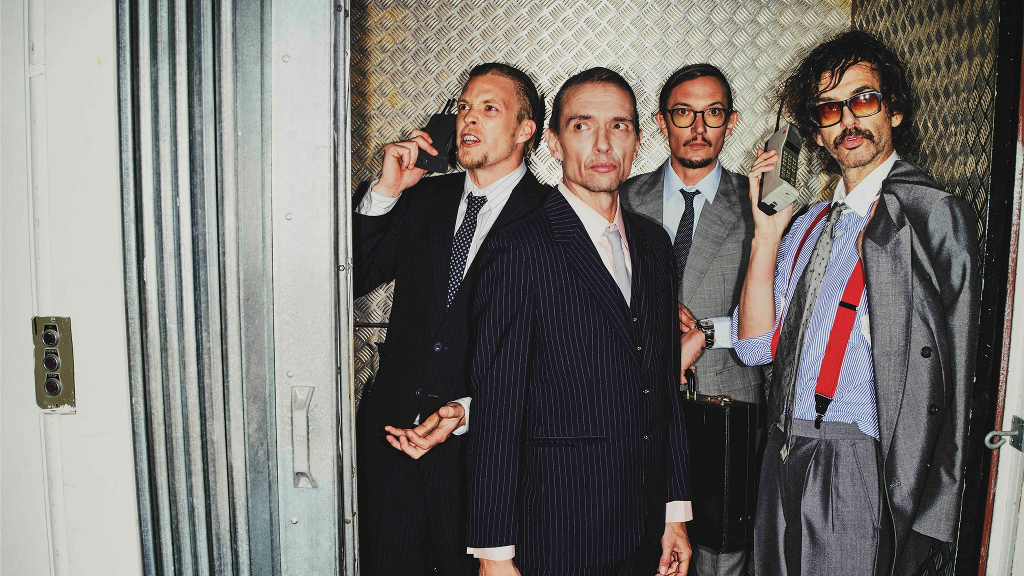 THE DARKNESS: Dreams on Toast