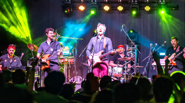 HeartByrne - A Talking Heads Tribute