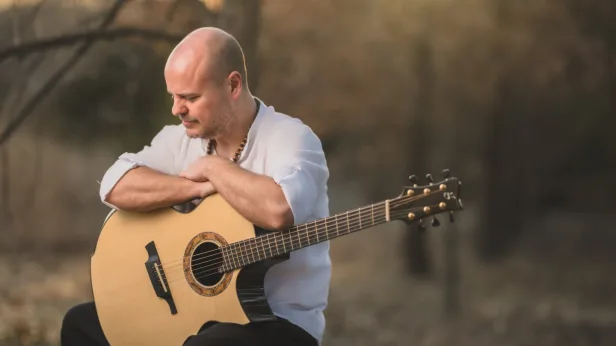 Andy McKee with Special Guest Charlie Ballantine