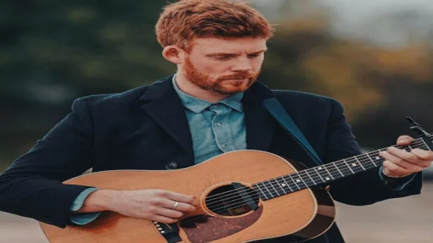In The Round with Pat Byrne, Eliot Bronson & Macy Todd
