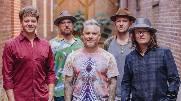 The Infamous Stringdusters & Leftover Salmon feat. Kitchen Dwellers
