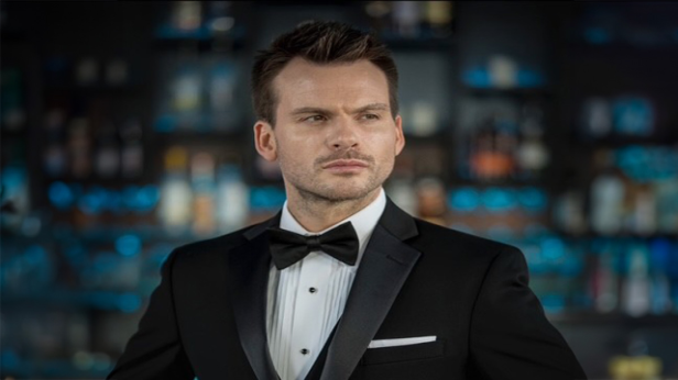 The Extraordinary Card Magic of Jason Ladanye