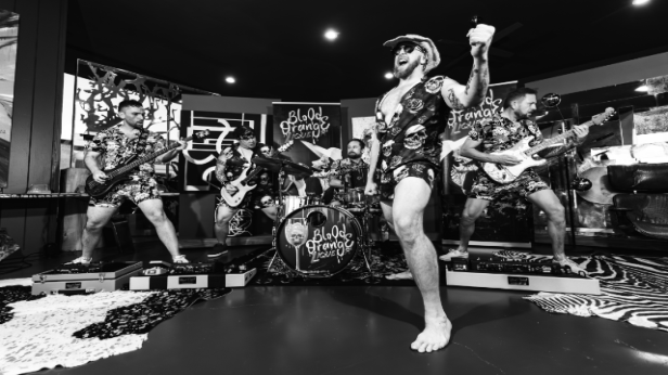 Locals Night Feat : Blood Orange Liqueur the premier 80s & 90s hard rock tribute band