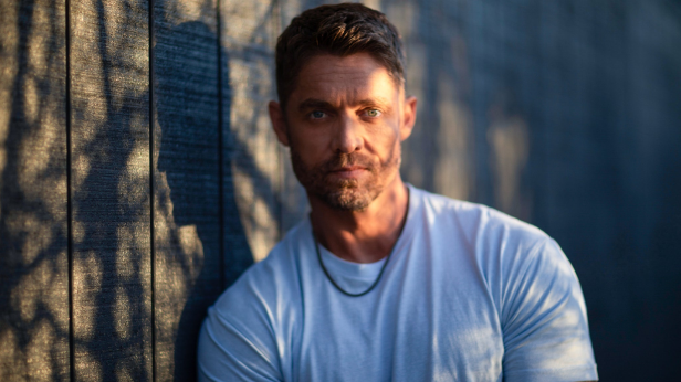 Brett Young: 2.0 Tour