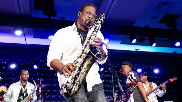 EVERETTE HARP & THE GERALD VEASLEY BAND