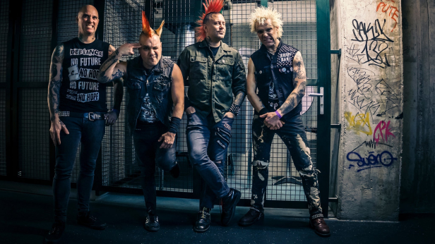 THE CASUALTIES Performing For The Punx in Full!