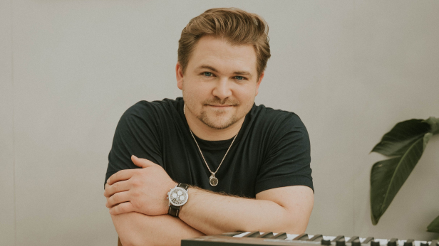 Hunter Hayes Ticket + Hotel Deals