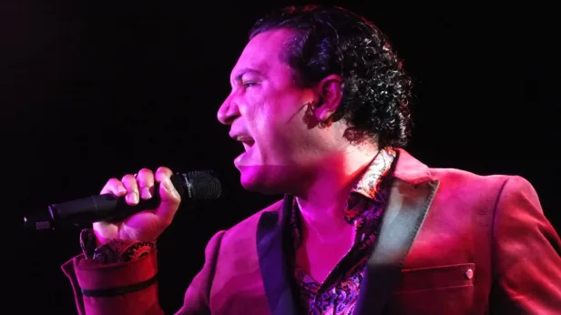 Carlos Daniels: Tribute to Juan Gabriel