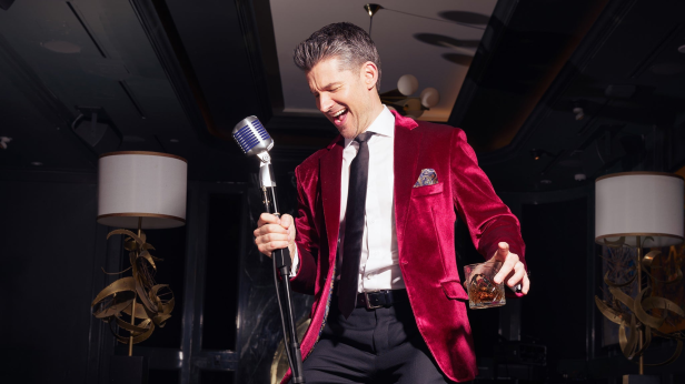 Matt Dusk sings Sinatra