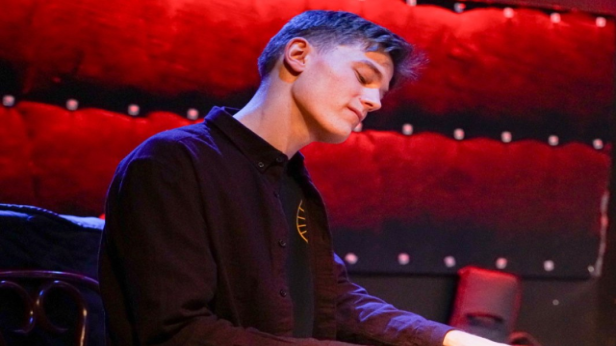 Regattabar Presents Berklee Courtyard Series: Evan Fort