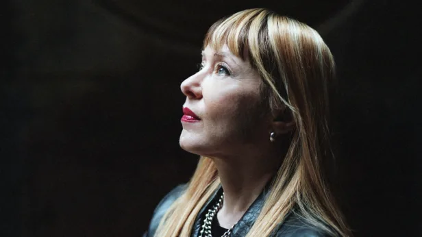 Suzanne Vega - Flying With Angels