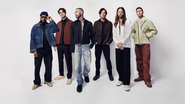 Maroon 5: LOVE IS LIKE Tour