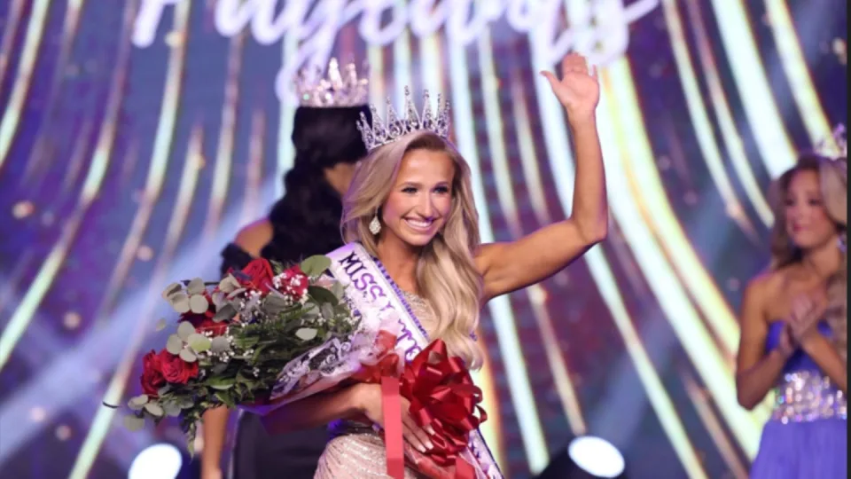 Miss. Teen & Miss. International Pageant - Preliminary