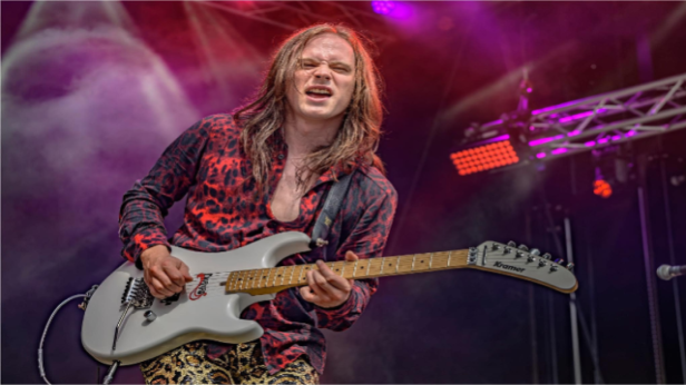 Deraps, Brad Russell