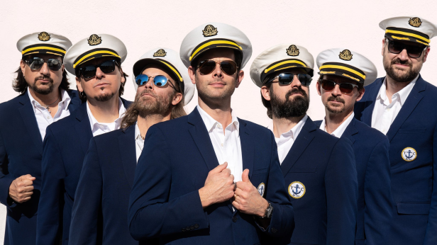 Yachtley Crew