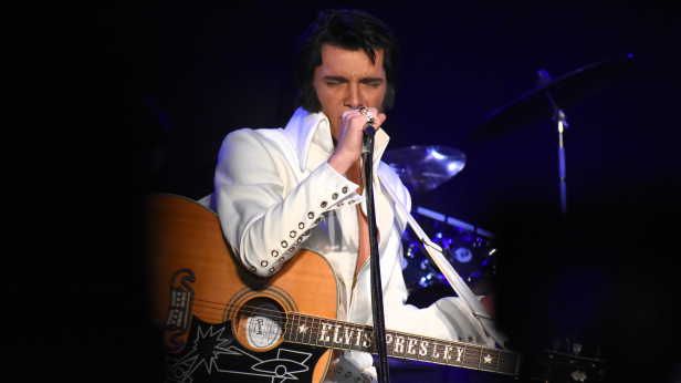 Showroom Internationale presents ELVIS: in person"
