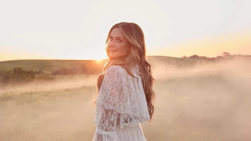 Carly Pearce w/ Belle Frantz