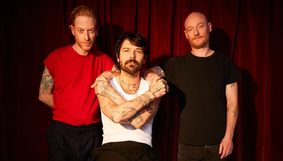 Biffy Clyro w/ Raue