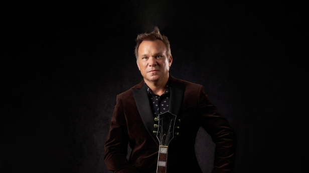 Norbert Leo Butz