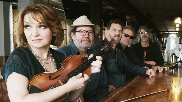 The SteelDrivers, Sara Petite
