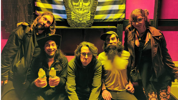 Escape From the Zoo, Fuakáta, Robots Prevail, and Dr. Worries
