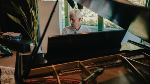 An evening with Andrew McMahon and his piano