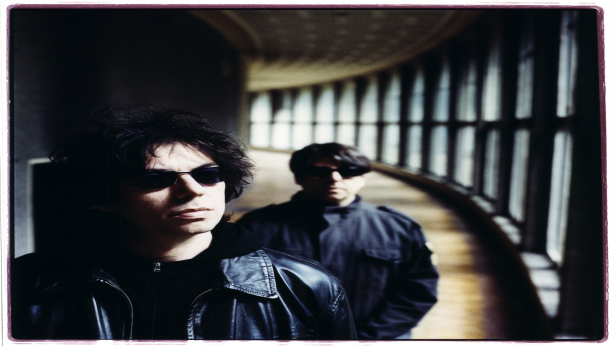 ECHO & THE BUNNYMEN: More Songs To Learn & Sing – The Very Best of Echo & The Bunnymen
