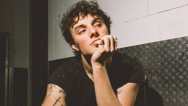 Thomas Day: she got a thing about tour