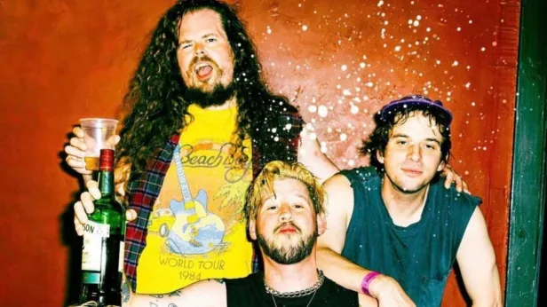 WAVVES
