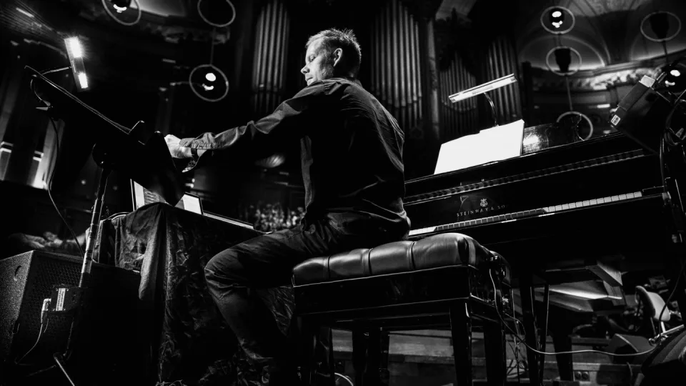 Max Richter w/ American Contemporary Music Ensemble