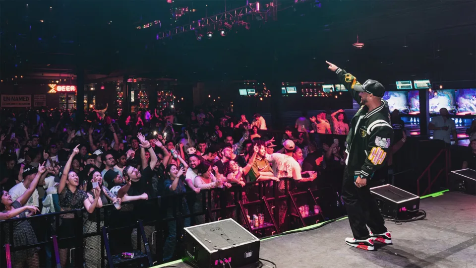 Cozy Worldwide: Throwback and Current R&B / Hip Hop Party - 21+ Event