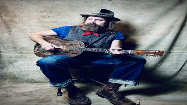 LOU SHIELDS Live in the SIDEBAR!