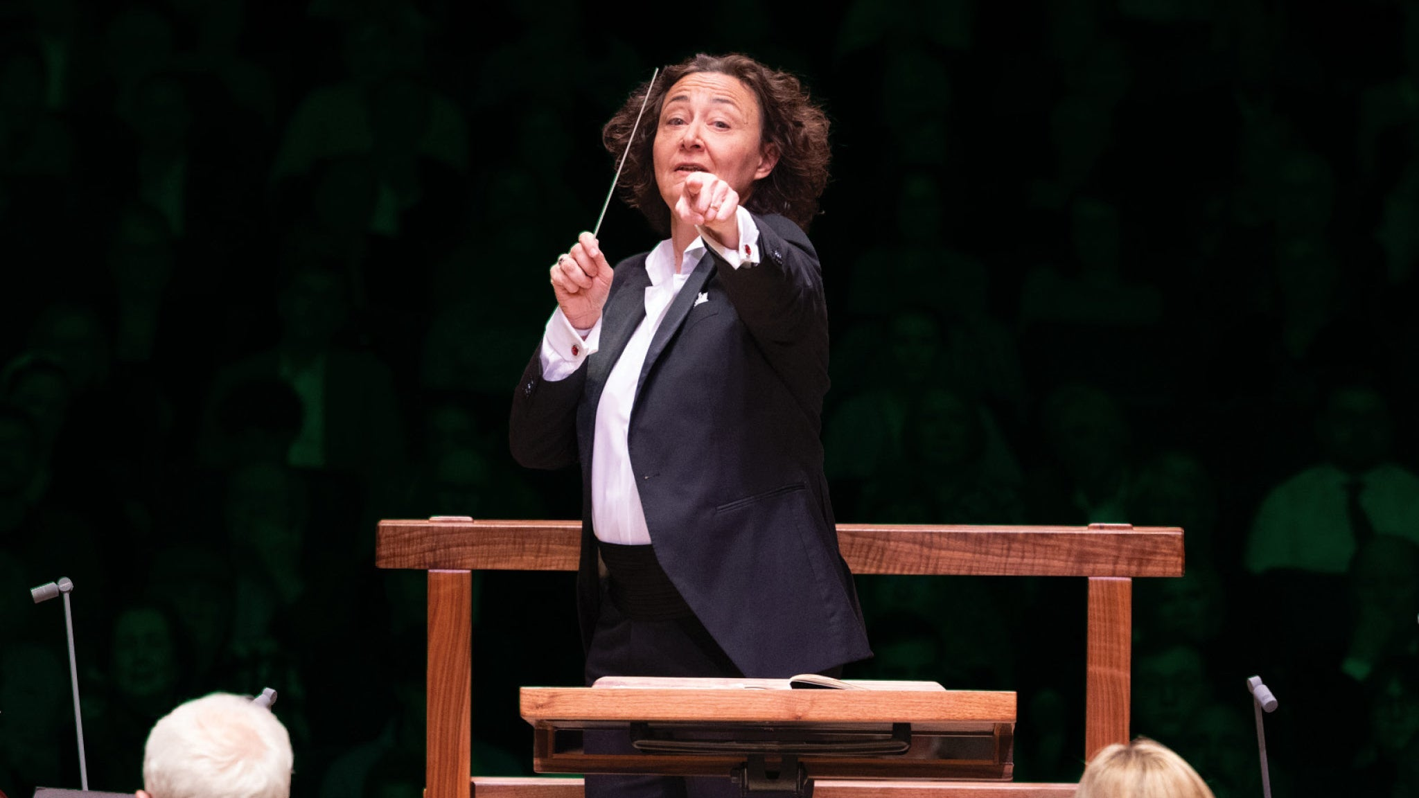 Stutzmann Conducts Beethoven + Shostakovich