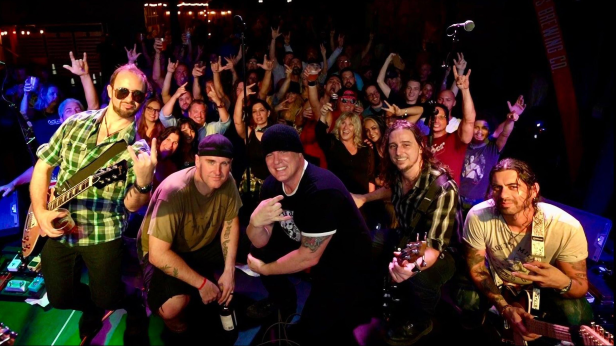 Still Alive -Pearl Jam Experience with Foo Fight -Foo Fighters Tribute