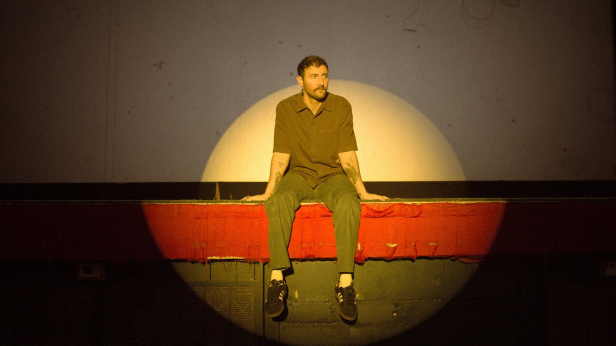 Ruston Kelly - Pale, Through the Window Tour