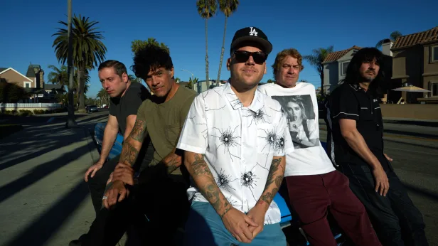 The Bronx, Voodoo Glow Skulls, Strawberry Fuzz, Plague Vendor, Gottleib, Mrs Magician, Plug Uglies, LA Misfits