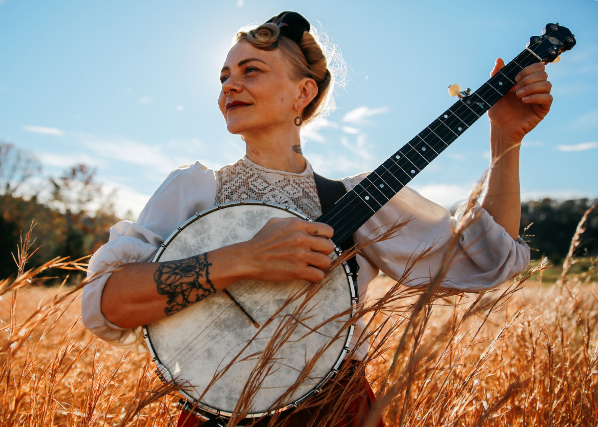 Tractor Presents: Sparrow Smith & The Resonant Rogues w/ guests AT The Sunset