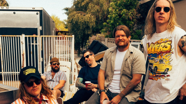 UNDEROATH: THE VAN TOUR TO VANS WARPED TOUR