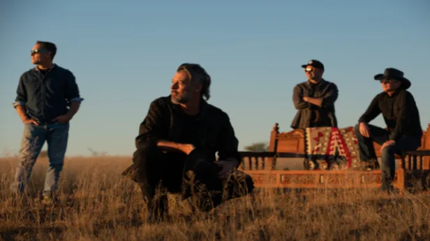 ROGER CLYNE & The Peacemakers Return to FITZGERALDS