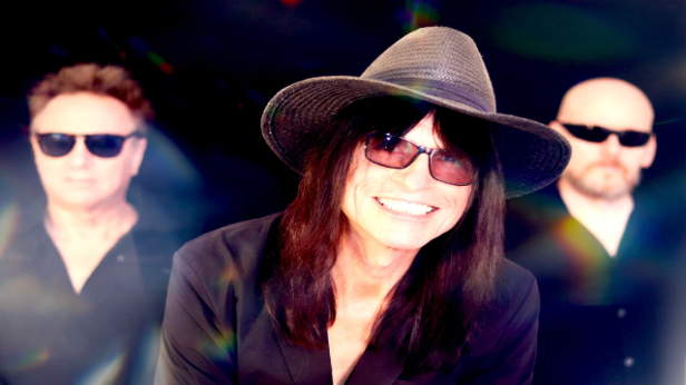 Jay Aston's Gene Loves Jezebel