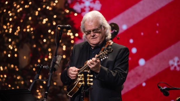 Ricky Skaggs & Kentucky Thunder Christmas