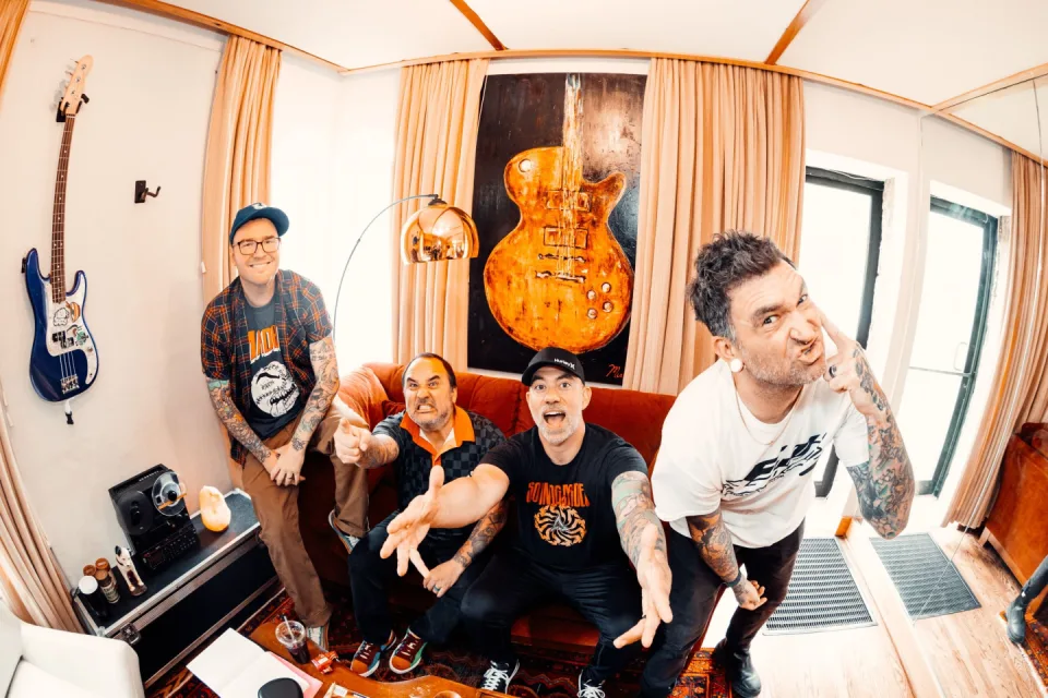 New Found Glory - Listen Up!