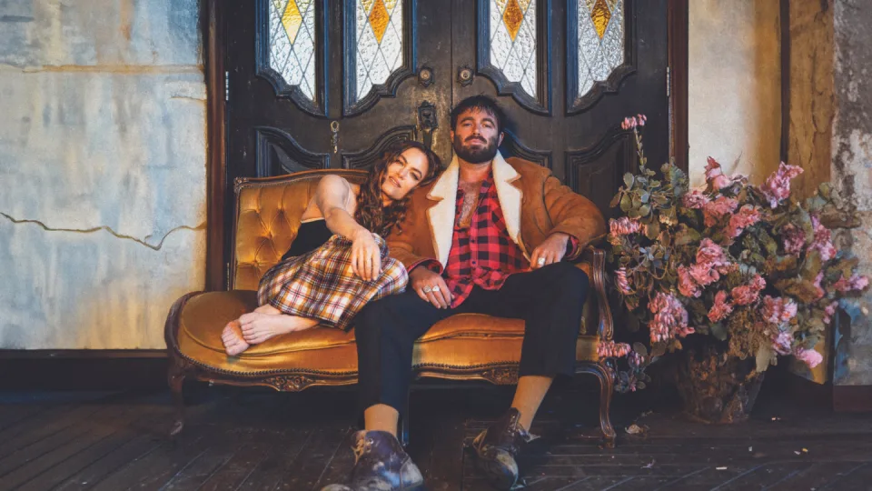 Angus and Julia Stone (18 and Over)