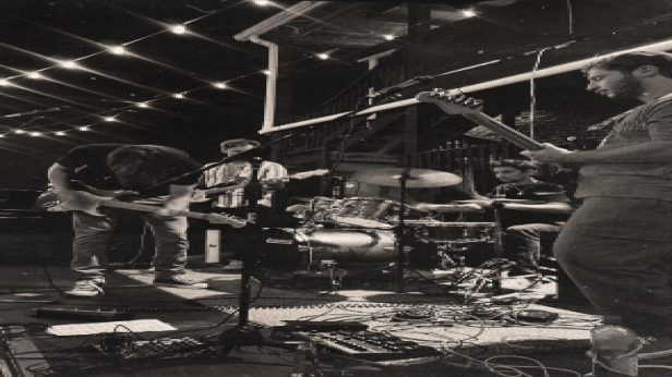 Happy Hour w/ Snow Day at Woodlands Tavern