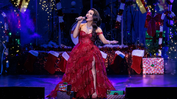 Jessica Lynn's -A Very Merry Classic Christmas