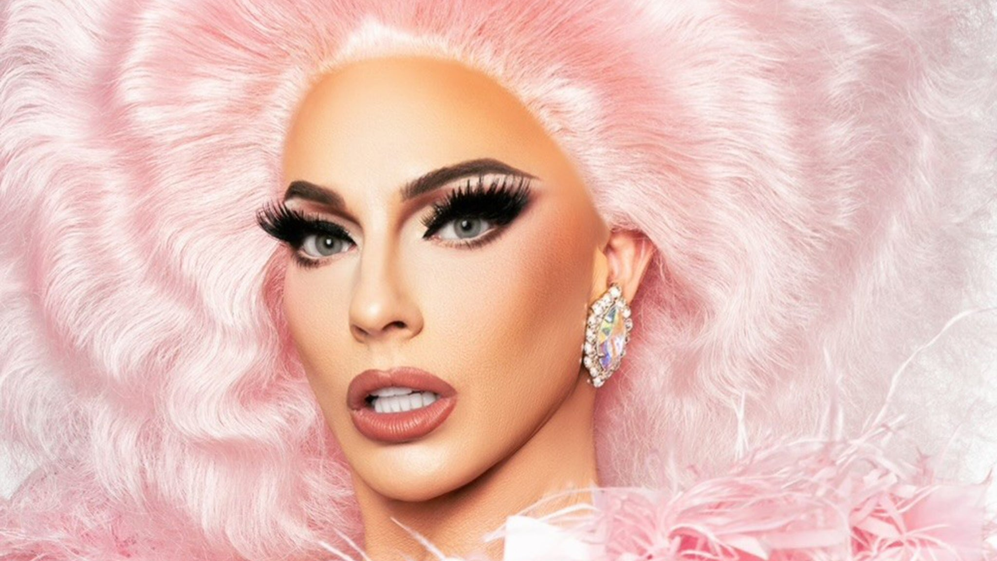 Alyssa Edwards - A Very Mary Christmas (Fully Seated)